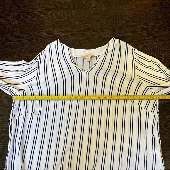 Women’s | Michael Kors Striped V-Neck Blouse | 2X - Picture 6 of 8